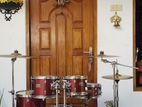 Yamaha Acoustic Drum Set