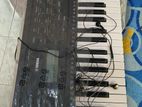 Yamaha E-283 Keyboard