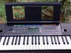 Yamaha E253 Keyboard