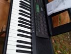 Yamaha E273 Keyboard