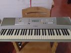 Yamaha E303 Keyboard