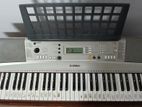 Yamaha E313 Keyboard with Violin