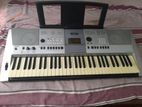 Yamaha E413 keyboard