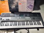 Yamaha E443 Keyboard