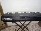 Yamaha E453 Keyboard