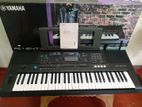 Yamaha E473 Keyboard