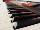 Yamaha F51 Keyboard