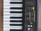 Yamaha F52 Keyboard