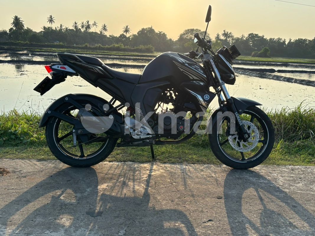 Yamaha FZs V2 Yamha 2017 for Sale in Kaduruwela ikman