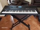 Yamaha Keyboard E463