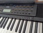 Yamaha Keyboard with Stand and Bag PSR-E273