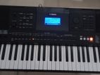 Yamaha PSR E453