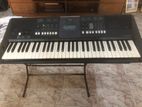 Yamaha Organ E423