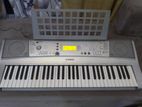 Yamaha PSR E 303 Keyboard