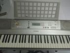 Yamaha PSR E 303 Keyboard
