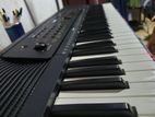 Yamaha PSR - E273 Electric Keyboard