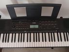 Yamaha PSR E273