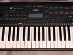 Yamaha PSR-E273 Keyboard