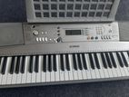 Yamaha PSR E303