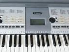 Yamaha PSR E403