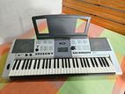 Yamaha PSR E403 Keyboard