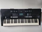 Yamaha PSR-E423 61-Key Portable Keyboard