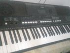 Yamaha PSR e433