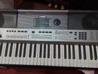 Yamaha PSR E443