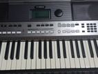 Yamaha PSR - E443\