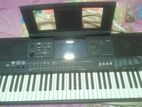 Yamaha PSR-E463 61 Key with Stand