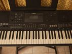 Yamaha PSR E463