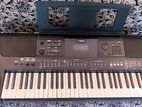 Yamaha PSR E463 Keyboard