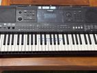 Yamaha PSR E463 Organ