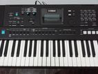 Yamaha PSR E473 Keyboard