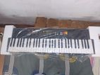 Yamaha PSR F52 Keyboard