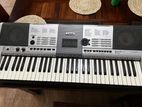 Yamaha PSR I425 Keyboard