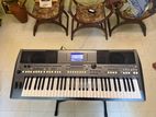 Yamaha PSR - S 670 Keyboard