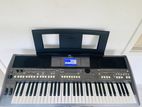 Yamaha PSR S 670 keyboard