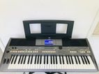 Yamaha PSR S670 Keyboard