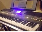 Yamaha PSR S670 Keyboard