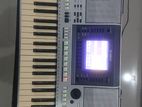 Yamaha PSR S700 Keyboard