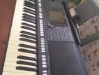 Yamaha PSR s750