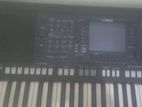 Yamaha PSR S750 Keyboard