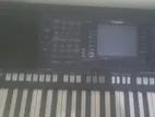 Yamaha PSR S750 Keyboard