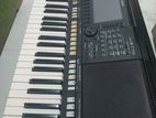 Yamaha PSR S775