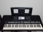 Yamaha PSR S775 Keyboard