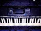 Yamaha PSR S975 Keyboard