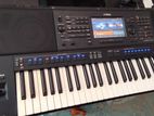 Yamaha PSR SX 700