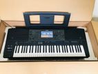 Yamaha Psr SX700 Keyboard