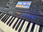 Yamaha PSR SX700 Keyboard